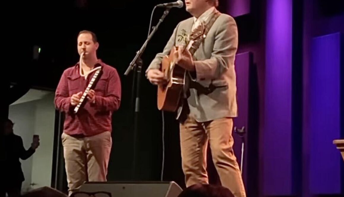 Ron Sexsmith and Avi Wisnia on stage at World Cafe Feb2023